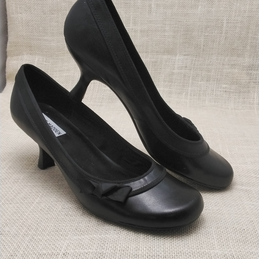 Steve Madden- Black leather heel,new condition